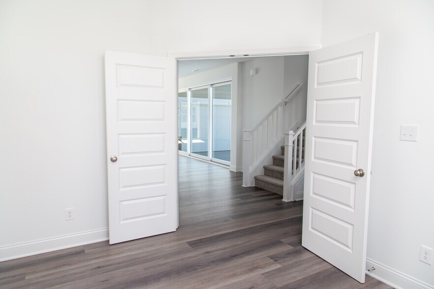 Building Photo - 6971 Pickett Pl