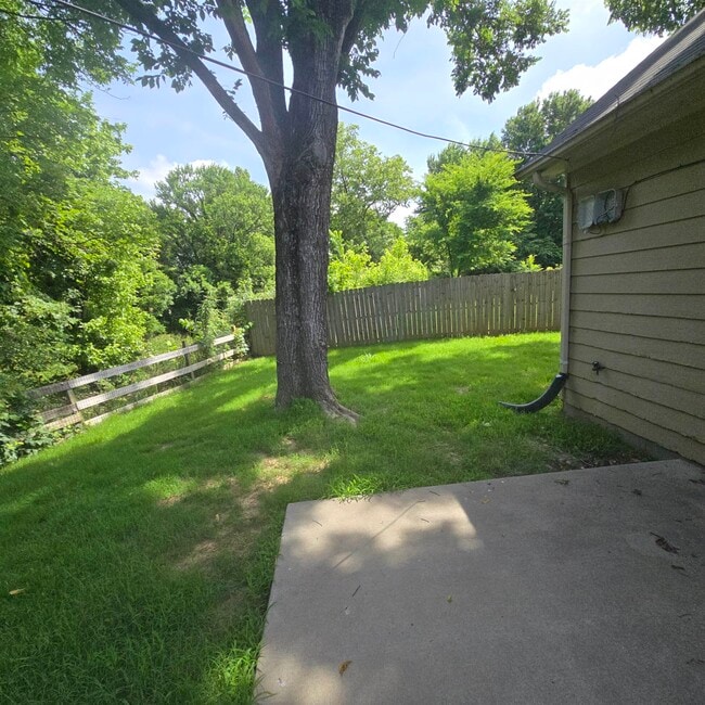Building Photo - 2317 Belin Dr