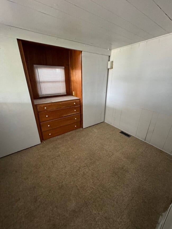 Building Photo - Spacious 2-Bed/2-Bath Mobile Home for Rent!
