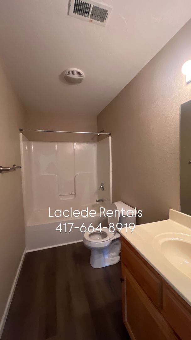 Building Photo - 2132 Cedarwood Ct