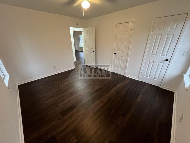 Building Photo - Renovated 2 Bed 1 Bath house for rent in T...