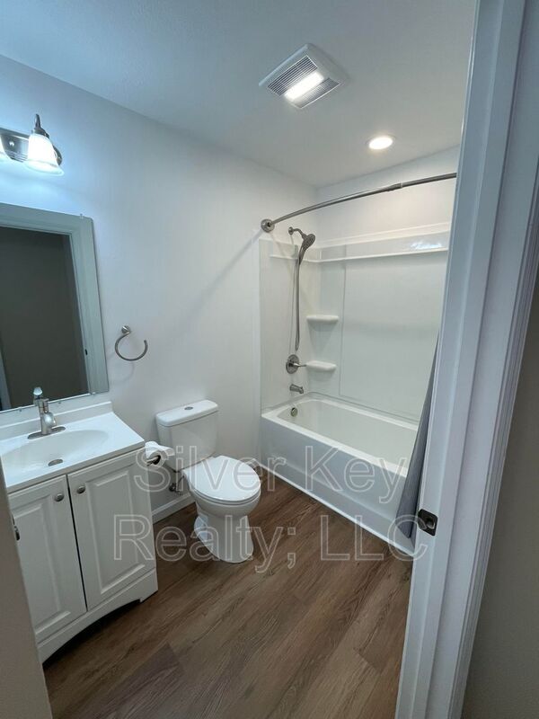 Building Photo - 415 Ashbury Cir