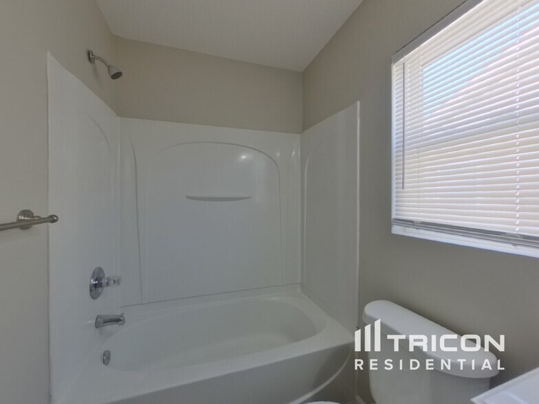 Building Photo - 4421 Stone Mountain Dr