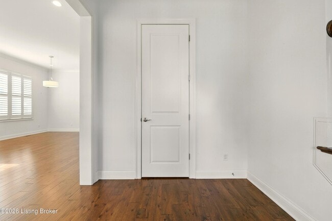 Building Photo - 8707 Featherbell Blvd