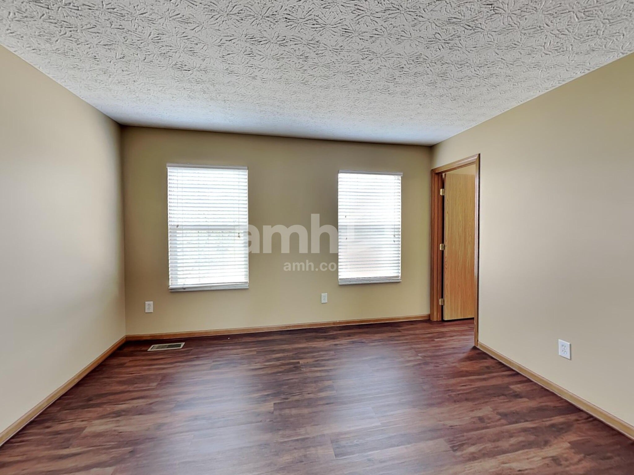 Building Photo - 494 Lockmead Dr