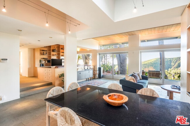 Building Photo - 16798 Charmel Ln