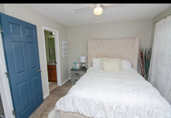 Building Photo - 4016 Cody Dr