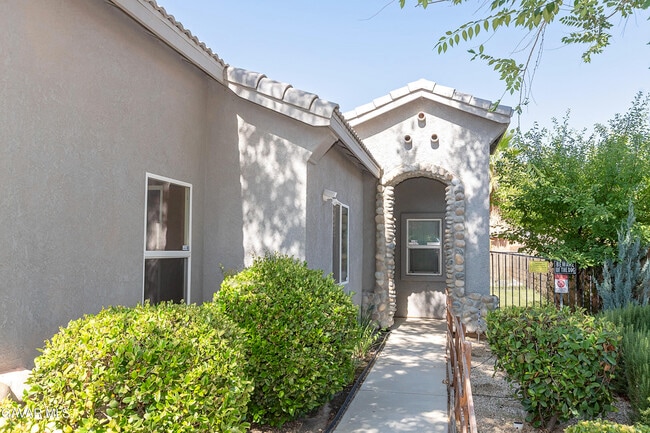 Building Photo - 43963 Glenraven Rd
