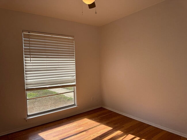 Building Photo - 1029 Vly Frg Dr