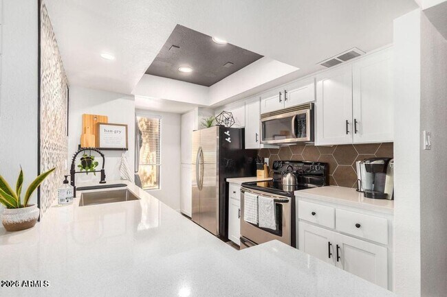 Building Photo - 7950 E Starlight Way