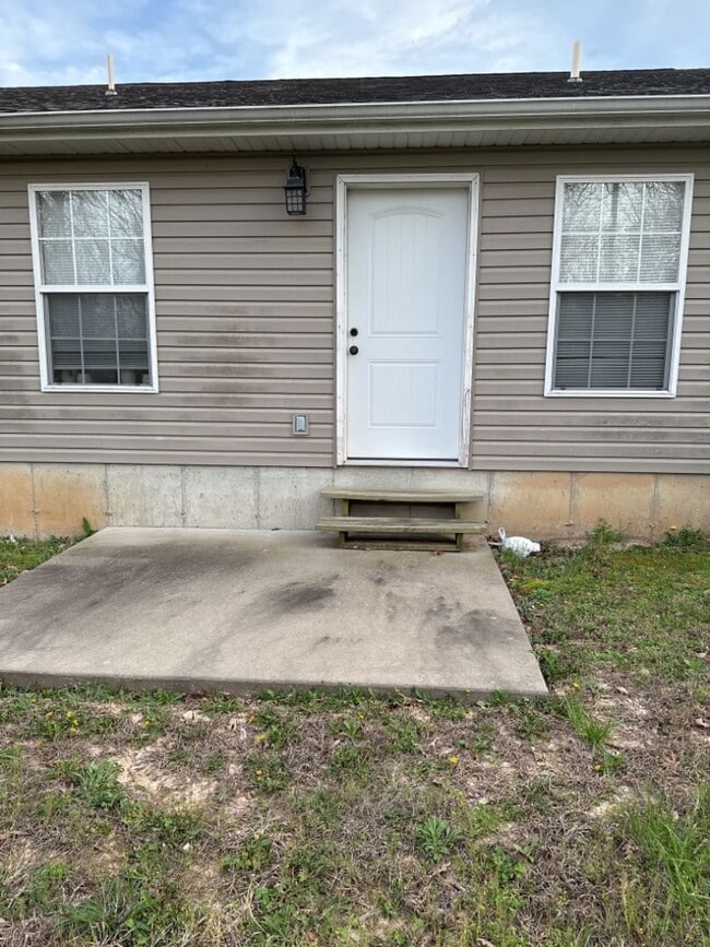 Building Photo - 184 Lyle Curtis Cir