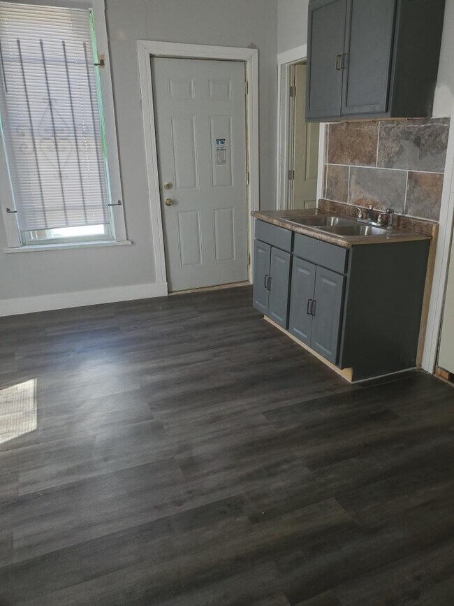 Building Photo - JDR