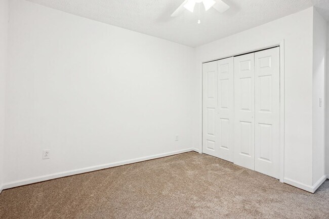 Building Photo - 8298 Blackfoot Trail