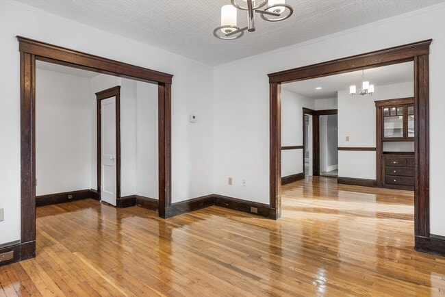 Building Photo - 28 Sunset St