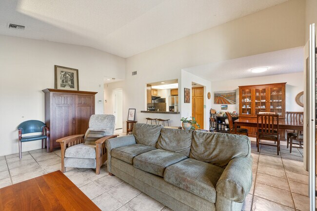 Building Photo - 17 Mission Ct