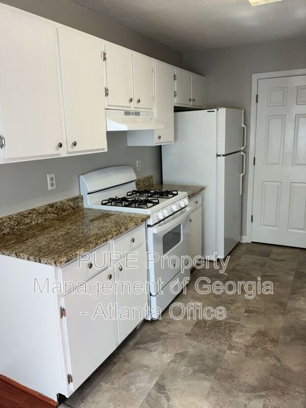 Building Photo - 1916 Cheatham Woods Dr SW