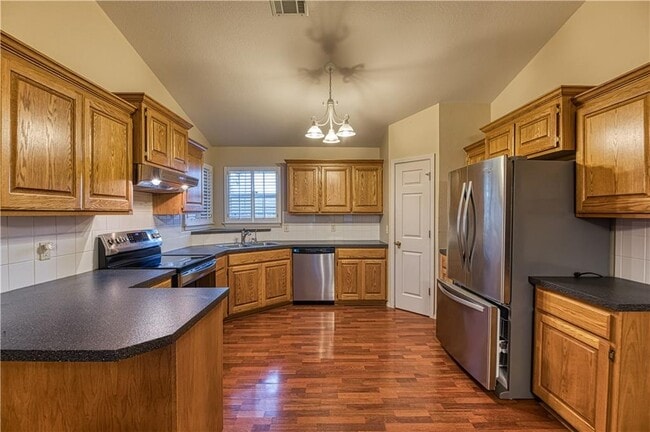 Building Photo - 319 Sondra Dr