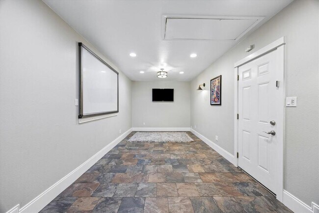 Building Photo - 15103 Sun-Bird Ln