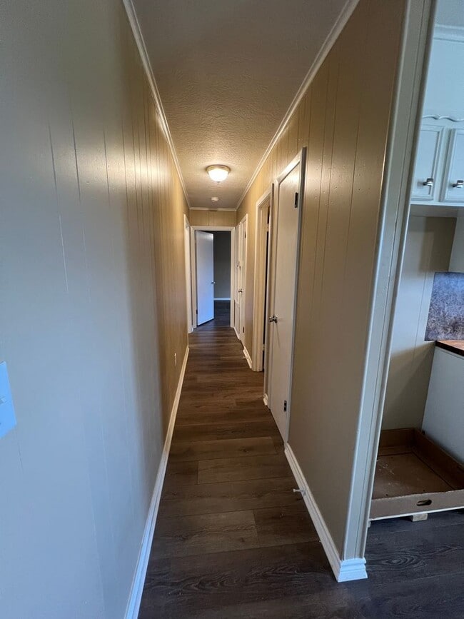 Building Photo - Home for lease