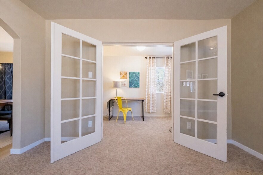 Building Photo - 170 E 100 N