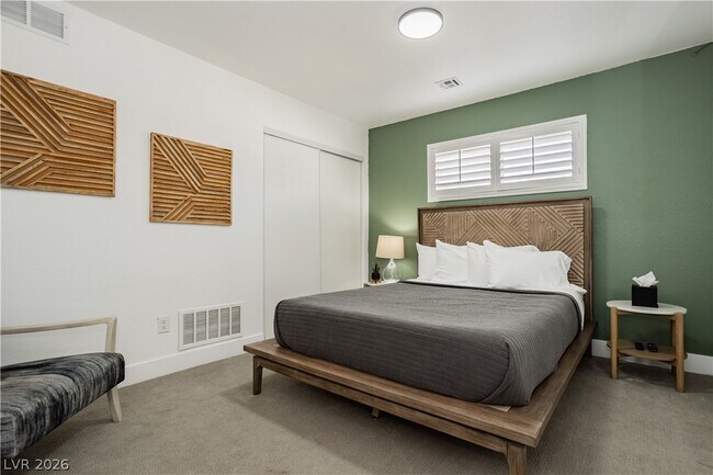 Building Photo - 1913 Birch St