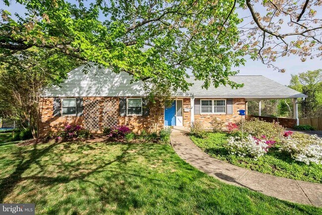 Building Photo - 6608 Fairlawn Dr