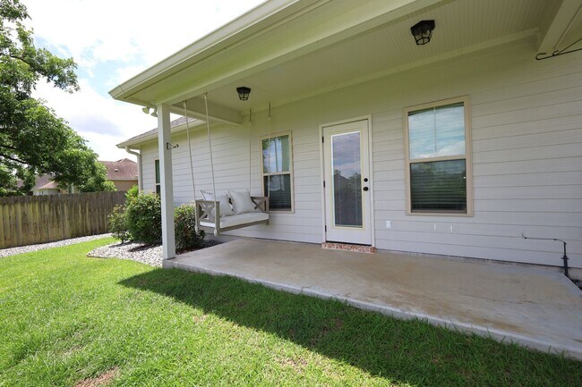 Building Photo - 4704 Crescent Ct