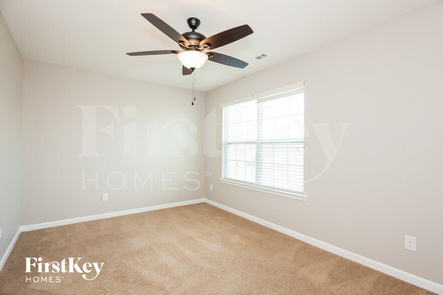 Building Photo - 3004 Apple Orchard Pl