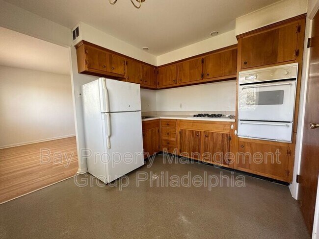Primary Photo - 1709 Lansing St