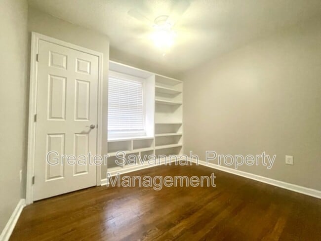 Building Photo - 2114 E 62nd St