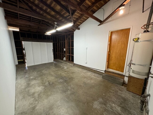 Building Photo - 1449 Gary Way