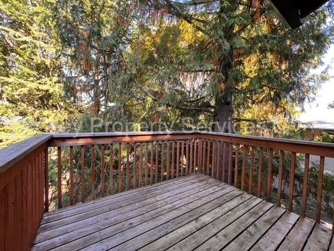 Building Photo - Updated Condo in Hazel Dell