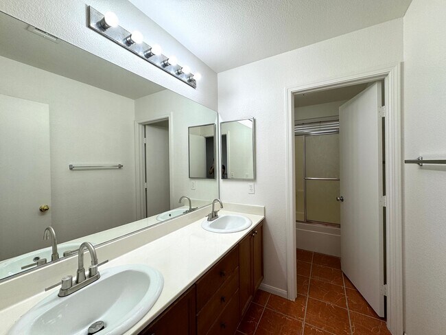 Building Photo - 6839 Scarlet Flax St