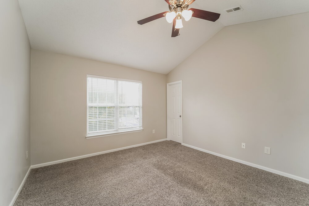 Building Photo - 14313 Blue Grass Dr