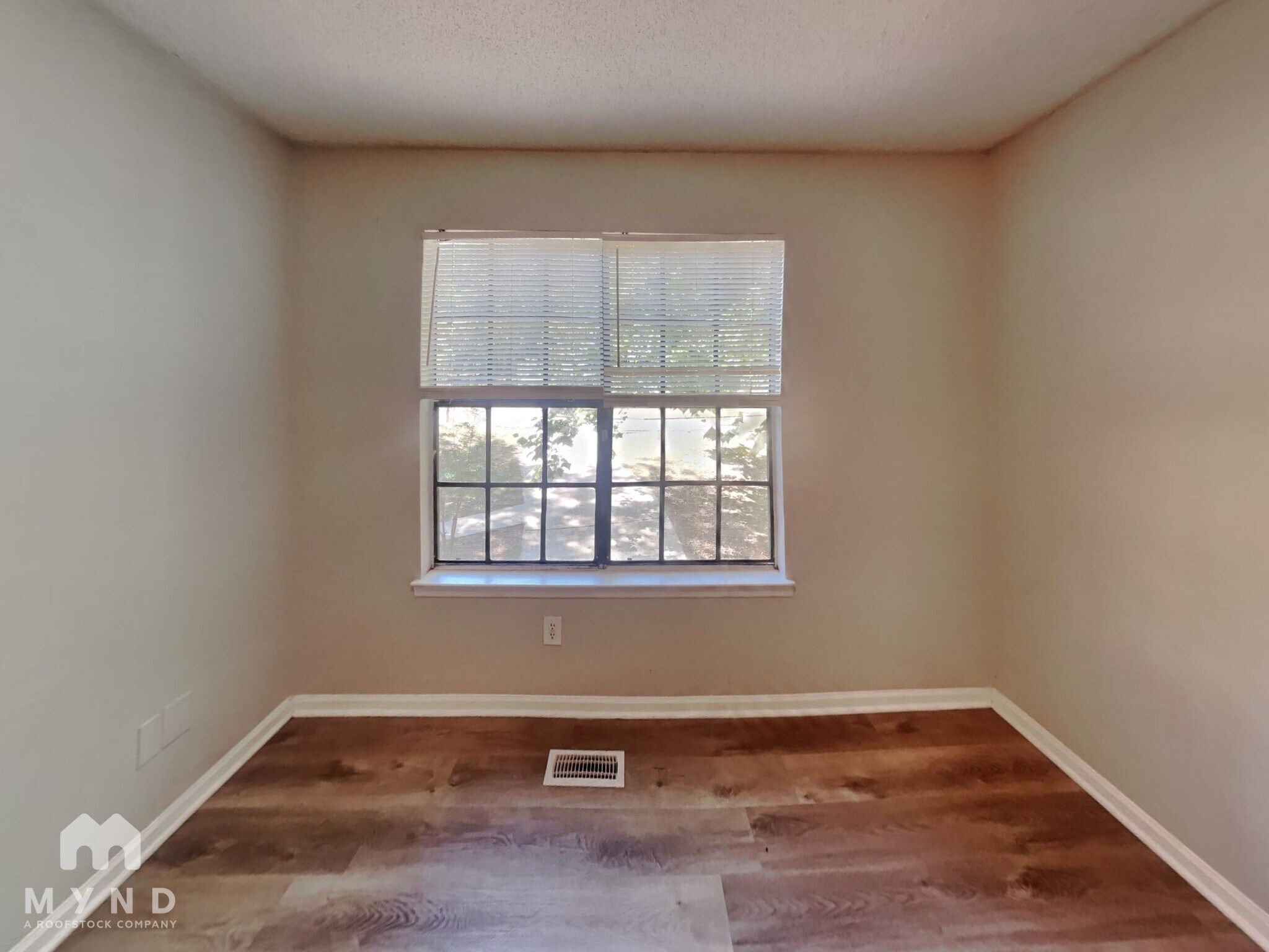 Building Photo - 5845 Cheryl Dr