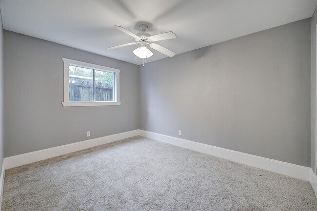 Building Photo - 1603 Heights Blvd