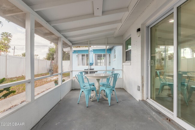 Building Photo - 5028 Palmetto St