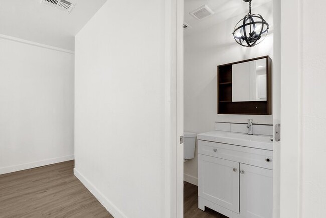 Building Photo - Brand new 3 bedroom renovation next to His...