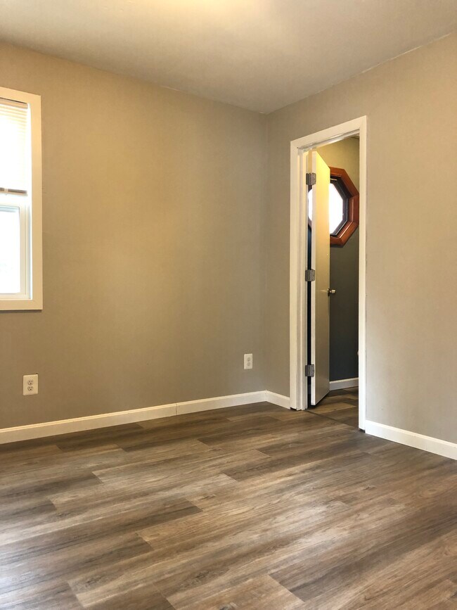 Bedroom 3 - 15 Pineview Ave