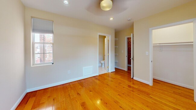 Building Photo - 652 Newton Pl NW