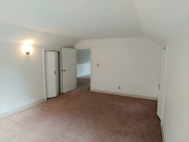 Building Photo - 77 Hudson St