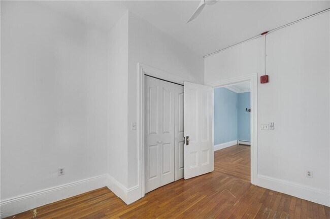 Building Photo - 89 Oak St