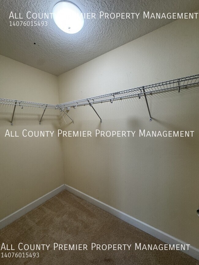 Building Photo - 203 Spalding Way