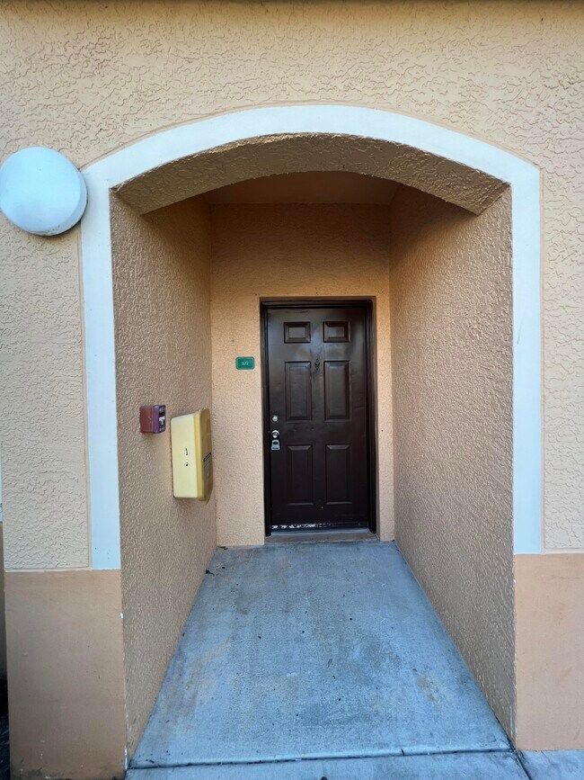 Primary Photo - 161 SW Palm Dr