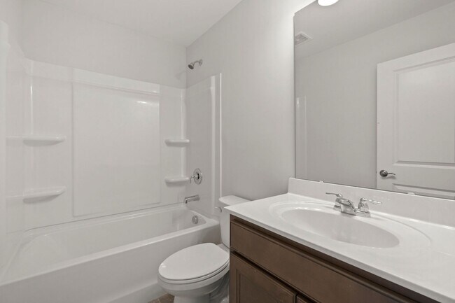Building Photo - Like A Brand New 3 Bedroom Townhome in the...
