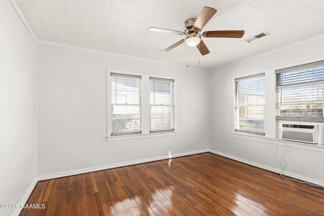 Building Photo - FOR RENT in LAFAYETTE!