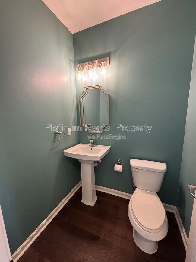 Building Photo - 211 Creek Side Pass