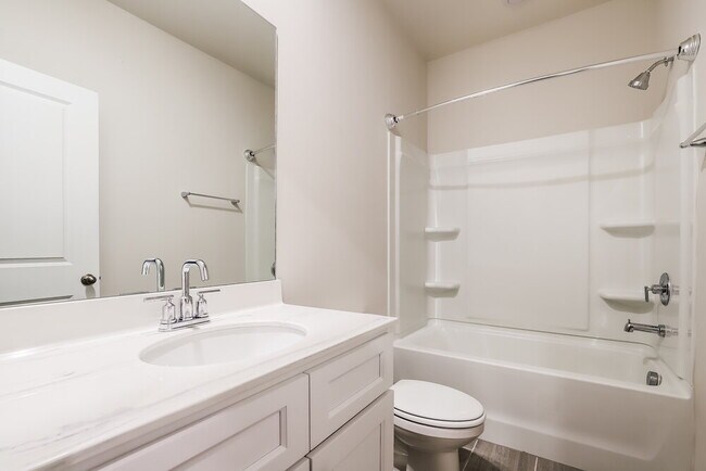 Building Photo - 5841 Hackberry Ln