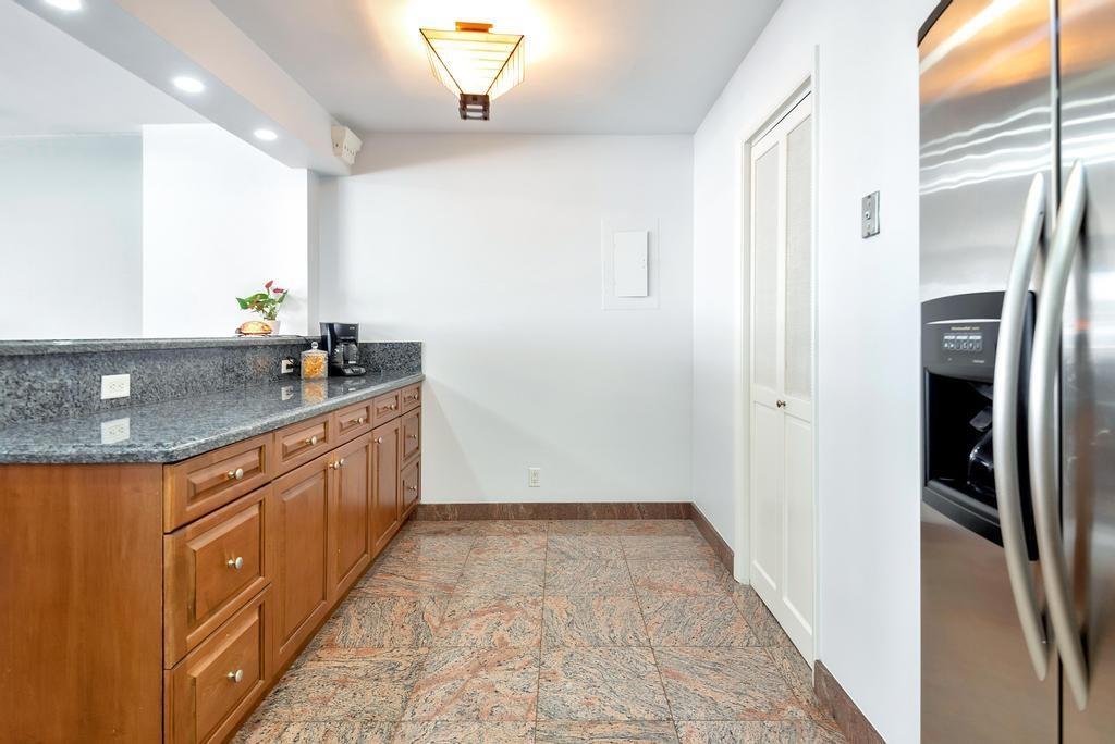Building Photo - 4020 Galt Ocean Dr
