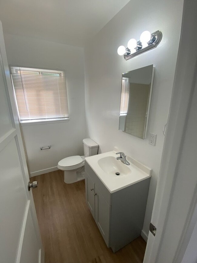 Building Photo - Three bedroom home in Lakewood now available!